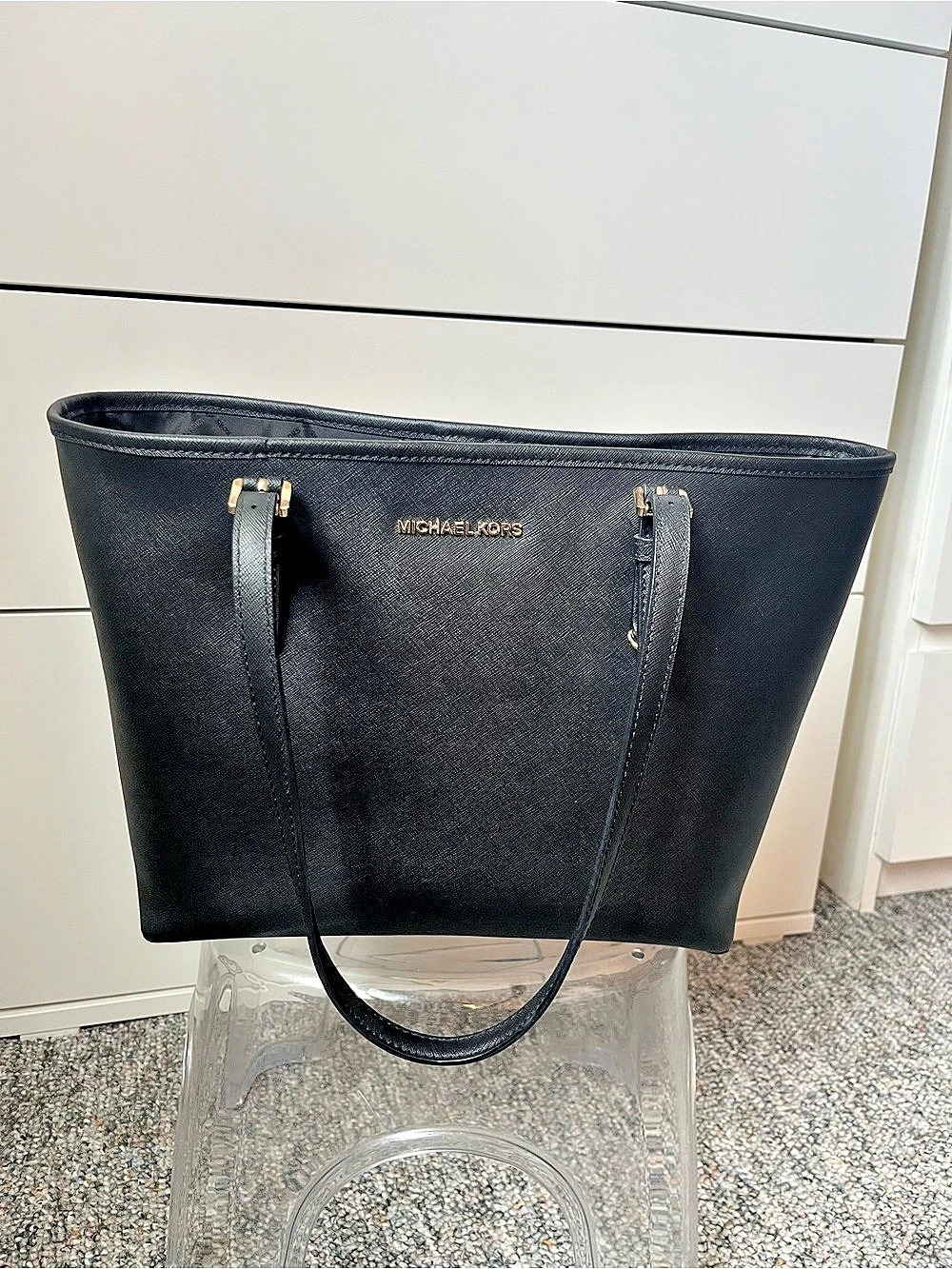 (Excellent Used Condition) Michael Kors Jet Set Travel Medium Carryall Tote